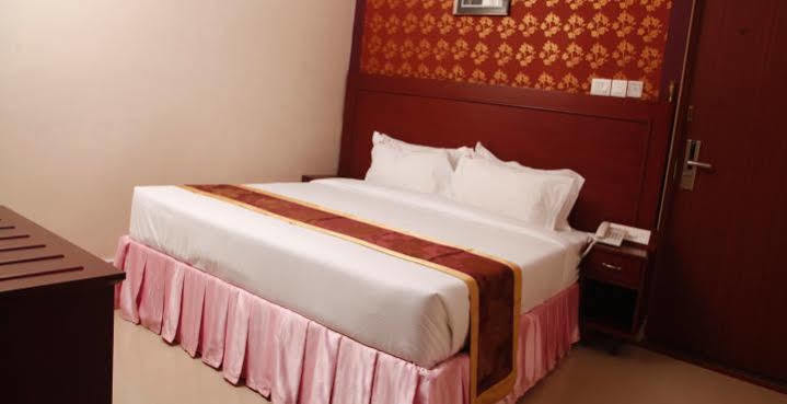 Hotel Hiton Perintalmanna Экстерьер фото